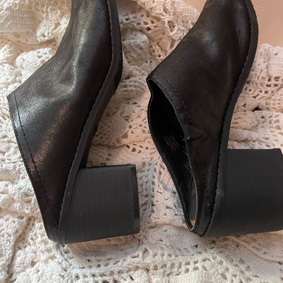 Size 10 med very soft and comfortable shoe - Picture 6 of 12